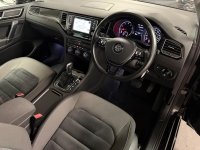 VOLKSWAGEN GOLF SV